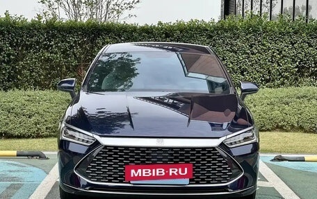 BYD Qin, 2023 год, 1 350 000 рублей, 2 фотография