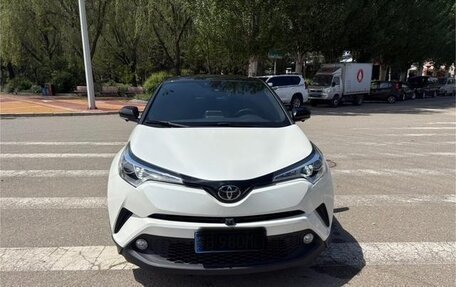 Toyota C-HR I рестайлинг, 2020 год, 1 700 441 рублей, 2 фотография