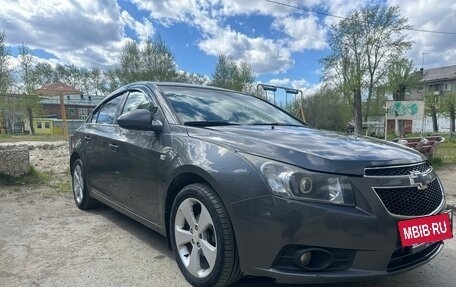 Chevrolet Cruze II, 2011 год, 800 000 рублей, 3 фотография