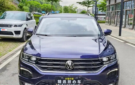 Volkswagen T-Roc I, 2022 год, 1 600 060 рублей, 2 фотография