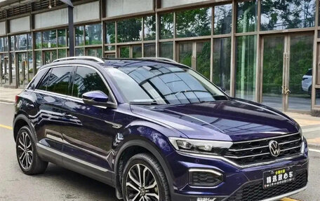Volkswagen T-Roc I, 2022 год, 1 600 060 рублей, 3 фотография