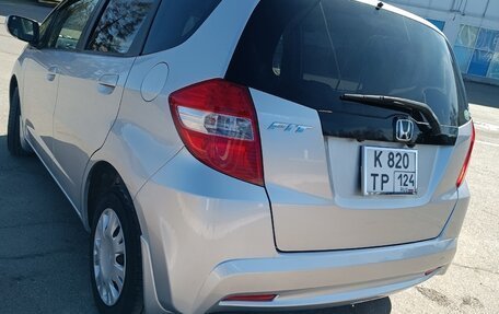Honda Fit III, 2011 год, 965 000 рублей, 3 фотография