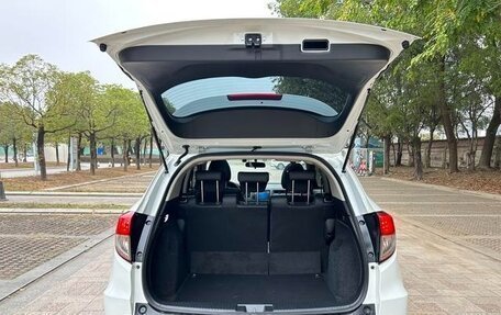 Honda Vezel, 2021 год, 1 460 000 рублей, 6 фотография