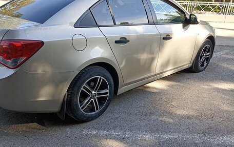 Chevrolet Cruze II, 2011 год, 650 000 рублей, 2 фотография