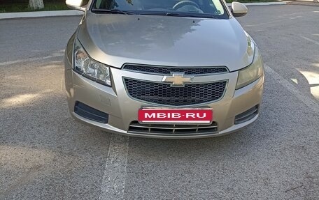 Chevrolet Cruze II, 2011 год, 650 000 рублей, 3 фотография