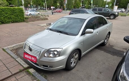 Toyota Avensis III рестайлинг, 2005 год, 1 000 000 рублей, 2 фотография