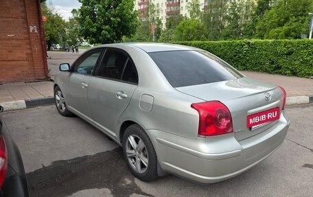 Toyota Avensis III рестайлинг, 2005 год, 1 000 000 рублей, 3 фотография