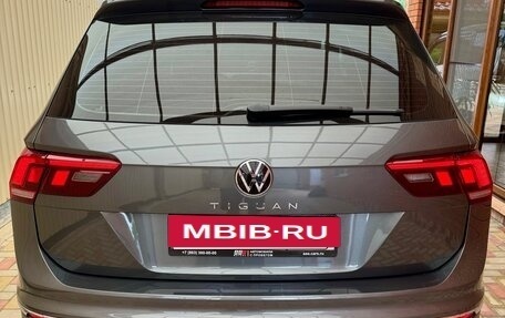 Volkswagen Tiguan II, 2021 год, 2 400 000 рублей, 6 фотография
