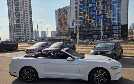 Ford Mustang VI рестайлинг, 2020 год, 2 850 000 рублей, 3 фотография