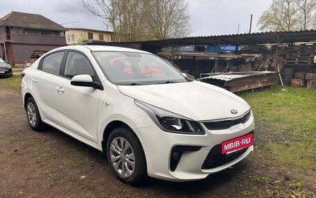 KIA Rio IV, 2018 год, 1 240 000 рублей, 3 фотография