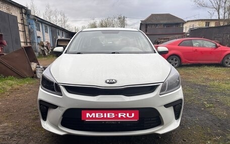KIA Rio IV, 2018 год, 1 240 000 рублей, 2 фотография