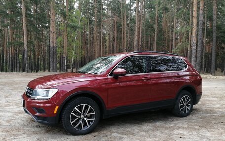 Volkswagen Tiguan II, 2019 год, 3 150 000 рублей, 2 фотография