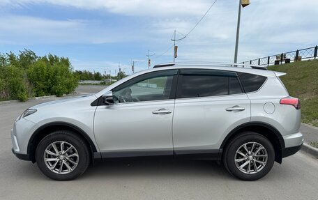 Toyota RAV4, 2018 год, 3 000 000 рублей, 3 фотография