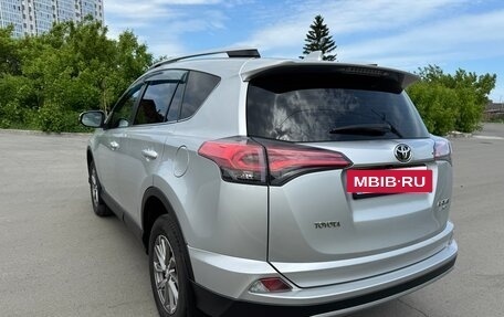 Toyota RAV4, 2018 год, 3 000 000 рублей, 7 фотография