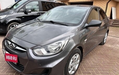Hyundai Solaris II рестайлинг, 2012 год, 770 000 рублей, 2 фотография