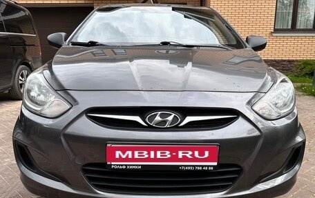 Hyundai Solaris II рестайлинг, 2012 год, 770 000 рублей, 5 фотография