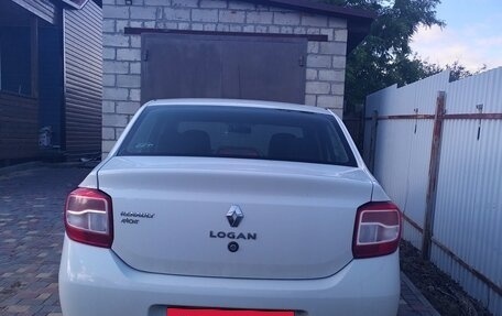 Renault Logan II, 2016 год, 600 000 рублей, 3 фотография