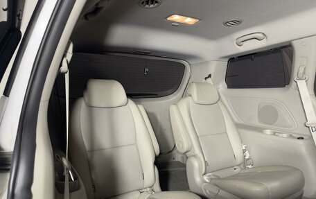 KIA Carnival III, 2018 год, 2 600 000 рублей, 9 фотография