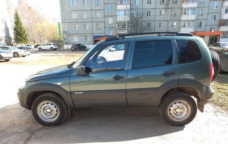 Chevrolet Niva I рестайлинг, 2015 год, 650 000 рублей, 2 фотография