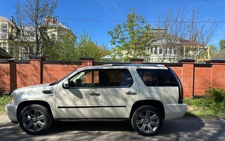 Cadillac Escalade III, 2011 год, 2 500 000 рублей, 3 фотография
