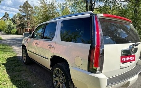 Cadillac Escalade III, 2011 год, 2 500 000 рублей, 2 фотография