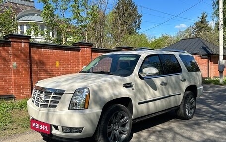 Cadillac Escalade III, 2011 год, 2 500 000 рублей, 4 фотография