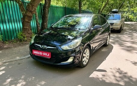 Hyundai Solaris II рестайлинг, 2011 год, 710 000 рублей, 3 фотография