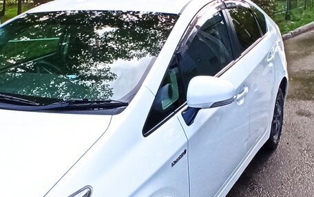 Toyota Prius, 2012 год, 860 000 рублей, 3 фотография
