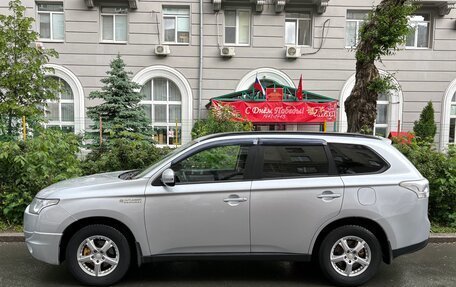 Mitsubishi Outlander III рестайлинг 3, 2013 год, 1 450 000 рублей, 3 фотография