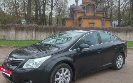 Toyota Avensis III рестайлинг, 2011 год, 1 250 000 рублей, 2 фотография
