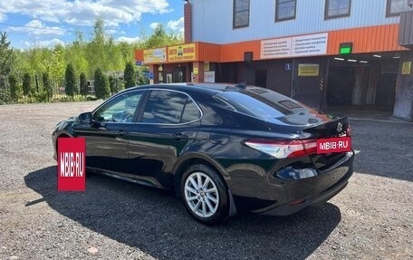 Toyota Camry, 2021 год, 3 300 000 рублей, 3 фотография