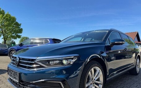 Volkswagen Passat B8 рестайлинг, 2021 год, 3 116 898 рублей, 2 фотография