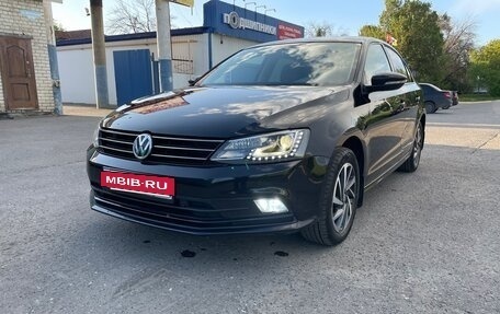 Volkswagen Jetta VI, 2017 год, 1 535 000 рублей, 2 фотография