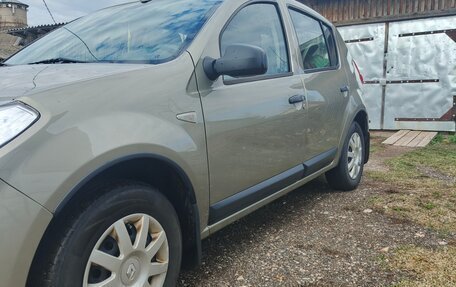 Renault Sandero I, 2011 год, 530 000 рублей, 2 фотография