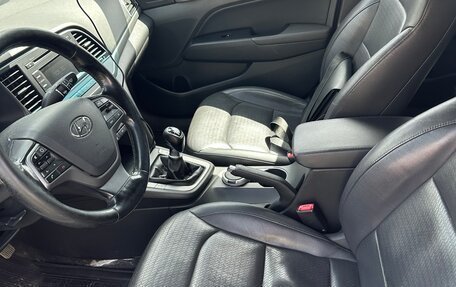 Hyundai Elantra VI рестайлинг, 2016 год, 1 350 000 рублей, 6 фотография