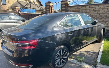 Skoda Superb III рестайлинг, 2024 год, 3 250 000 рублей, 2 фотография