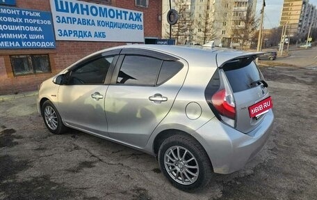 Toyota Aqua I, 2013 год, 750 000 рублей, 3 фотография