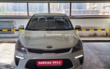 KIA Rio IV, 2018 год, 1 290 000 рублей, 2 фотография