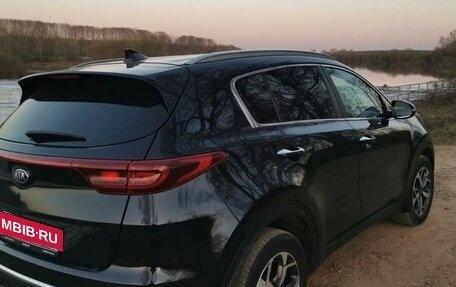 KIA Sportage IV рестайлинг, 2019 год, 2 200 000 рублей, 4 фотография