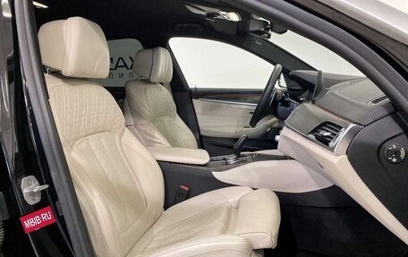 BMW 5 серия, 2018 год, 3 900 000 рублей, 13 фотография