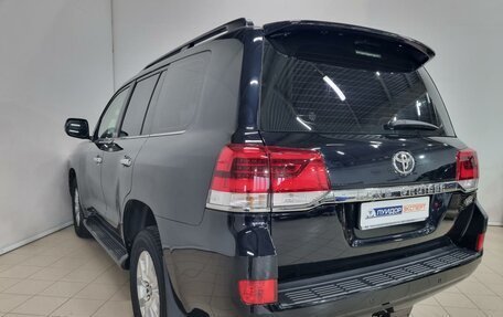 Toyota Land Cruiser 200, 2018 год, 7 000 000 рублей, 4 фотография