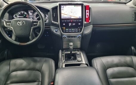 Toyota Land Cruiser 200, 2018 год, 7 000 000 рублей, 7 фотография