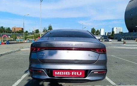 BYD Qin, 2021 год, 1 930 000 рублей, 3 фотография