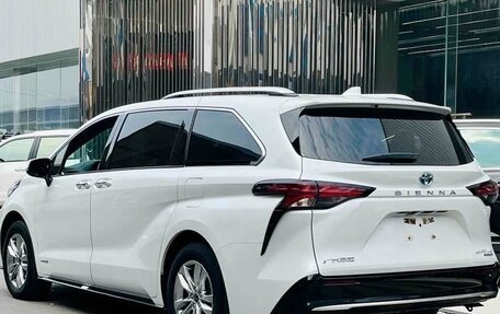 Toyota Sienna, 2021 год, 4 240 000 рублей, 3 фотография