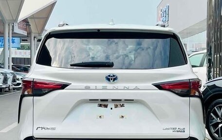 Toyota Sienna, 2021 год, 4 240 000 рублей, 4 фотография