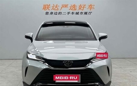 Toyota Harrier, 2022 год, 2 840 000 рублей, 2 фотография