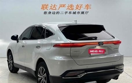 Toyota Harrier, 2022 год, 2 840 000 рублей, 4 фотография