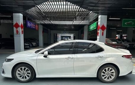 Toyota Camry, 2021 год, 2 390 000 рублей, 4 фотография