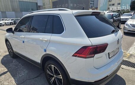 Volkswagen Tiguan II, 2021 год, 1 820 009 рублей, 4 фотография