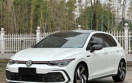 Volkswagen Golf GTI, 2022 год, 2 800 100 рублей, 2 фотография